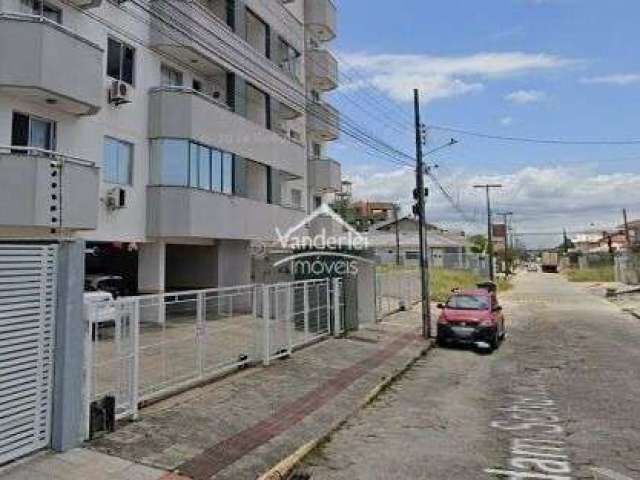 Apartamento Superior de 02 quartos sendo 01 suíte com garagem coberta no bairro Aririú em Palhoça - SC