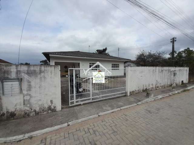 Casa de 102m² sozinha no terreno com 03 quartos sendo 01 suíte e com garagem coberta no bairro Aririú da Formiga em Palhoça - SC