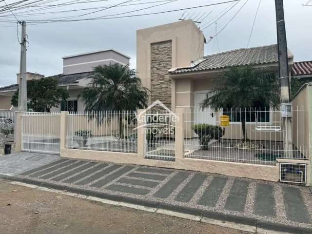 Casa no bairro Madri com ótima localização.