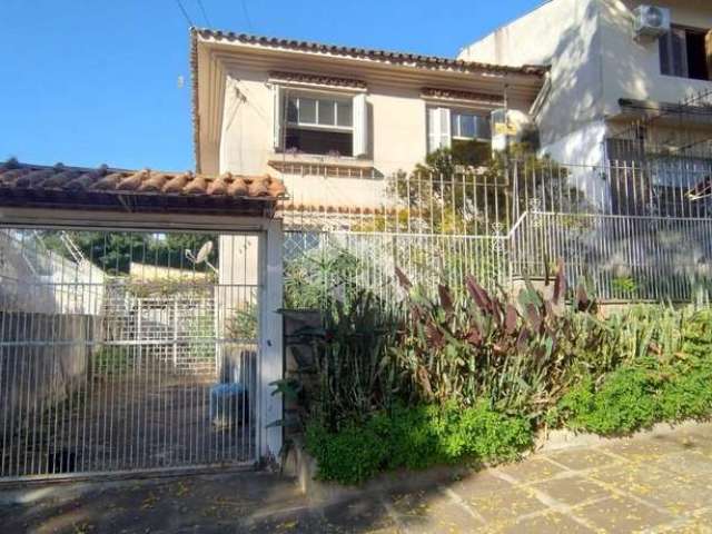 Casa com 4 quartos à venda na Rua Professor Clemente Pinto, 156, Medianeira, Porto Alegre por R$ 555.000