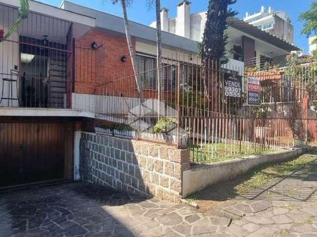 Casa com 4 quartos à venda na Rua Portugal, 1100, São João, Porto Alegre por R$ 810.000