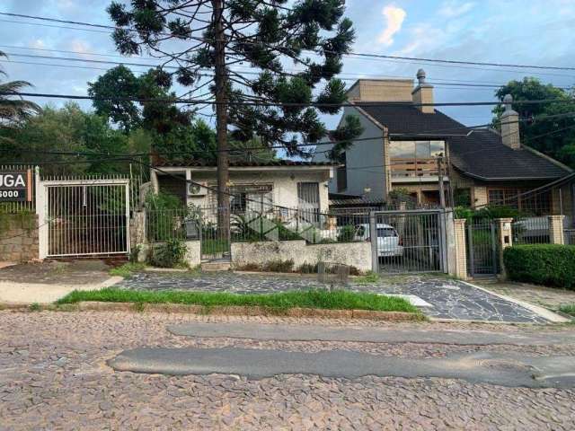 Casa com 6 quartos à venda na Rua Luiz Voelcker, 850, Três Figueiras, Porto Alegre por R$ 2.790.000