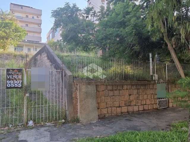 Terreno à venda na Rua Moema, 565, Chácara das Pedras, Porto Alegre por R$ 650.000