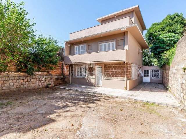 Casa com 4 quartos à venda na Rua Matias José Bins, 410, Três Figueiras, Porto Alegre por R$ 1.900.000