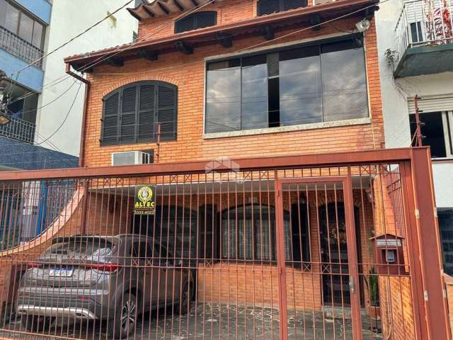 Casa com 5 quartos à venda na Rua General Couto de Magalhães, 1894, São João, Porto Alegre por R$ 1.250.000