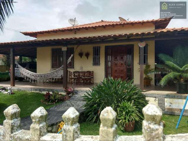 Casa para Venda em Araruama, Parque Alves Branco, 3 dormitórios, 1 suíte, 2 banheiros, 1 vaga