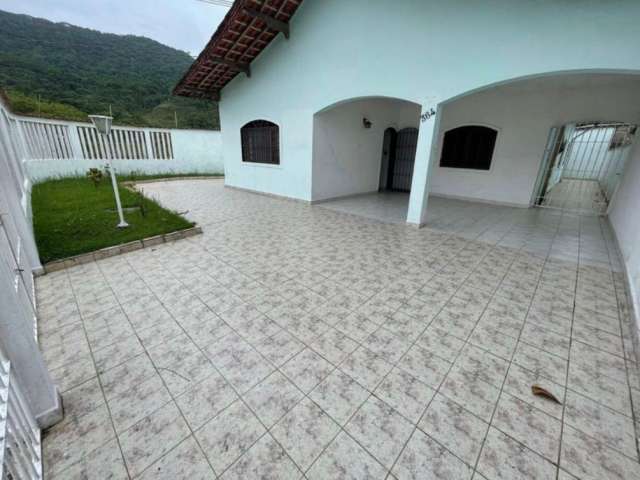 Casa em lote de 231 mts2 com 03 dormitorios - Jardim Imperador - Praia Grande