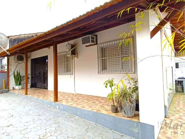 Casa com 3 quartos à venda no Armação, Penha , 100 m2 por R$ 600.000