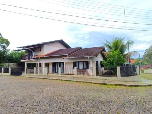 Casa com 4 quartos à venda no Itoupava Norte, Blumenau , 200 m2 por R$ 960.000