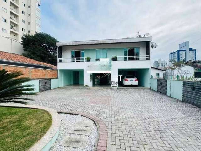 Casa com 3 quartos à venda no Santa Rita, Brusque , 223 m2 por R$ 2.000.000