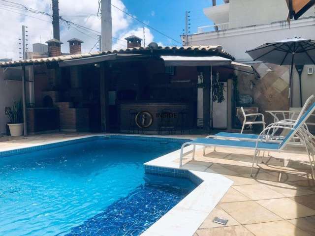 Casa com 4 quartos e piscina na praia da enseada