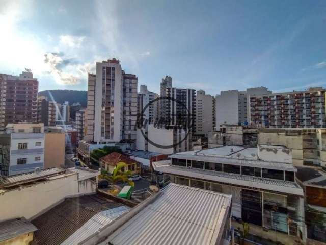 Amplo apartamento no bairro São Mateus – 220 m² de puro conforto!