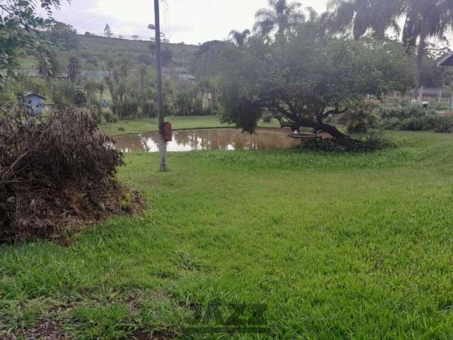 Chácara à venda por R$ 650.000,00 no pitoresco bairro Agudo, em Bragança Paulista.