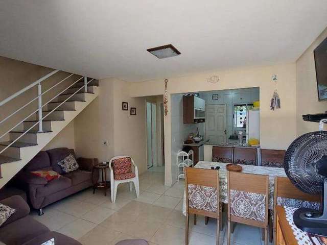 Casa com 3 dormitórios no Maitinga em Residencial a uma quadra da praia.