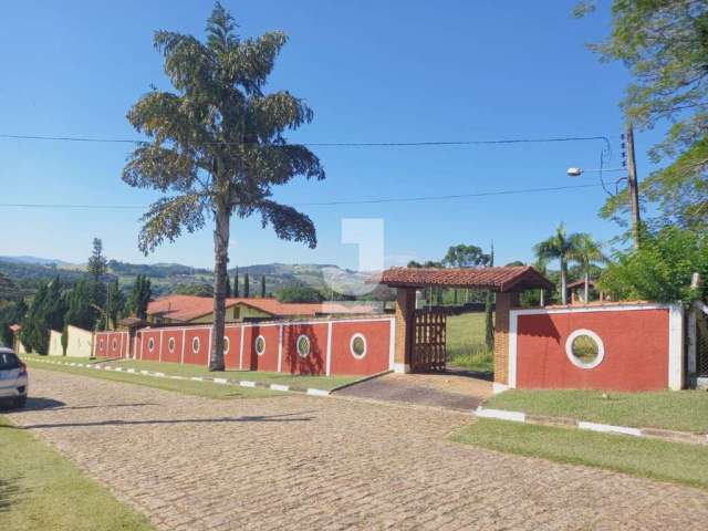 Casa com área de 4000m2 em Condomínio Para Venda Em Atibaia