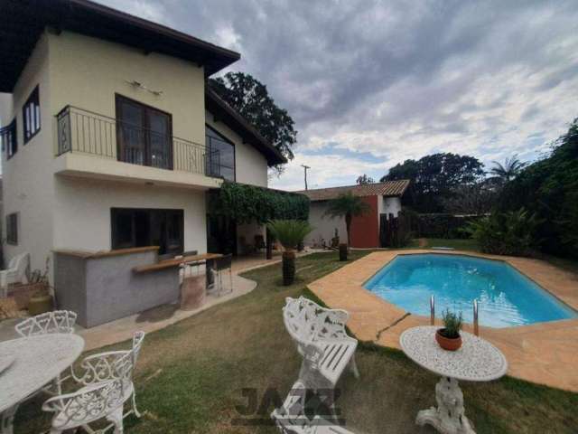 Linda casa à venda no bairro Xangrilá em Campinas - SP, com 360 metros de construção, 3 suítes, área gourmet, piscina e paisagismo encantador.