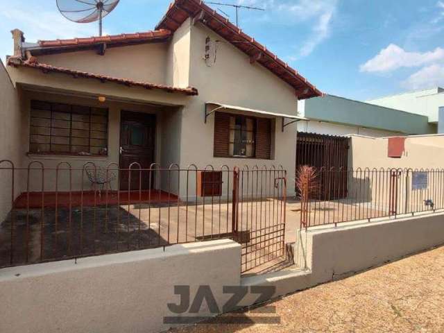 Casa a venda no Esplanada, Cerquilho, SP, possui 2 quartos, sala, cozinha, lavanderia, banheiro e 6 vagas na garagem.