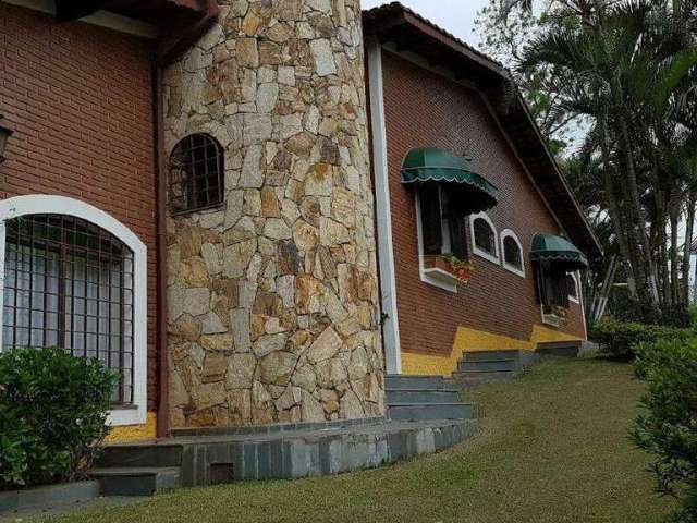 Casa alto padrão em Bragança Paulista com três suítes