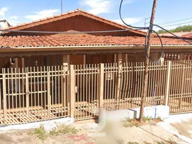 Casa á venda 4 dormitórios no Jardim Garcia com ótima localização em Campinas.