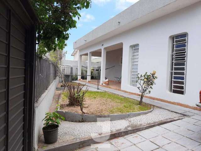 Casa de 194m2, com ótima localização no Centro, Caraguatatuba SP- 1 km da praia