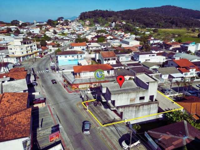 Prédio Comercial e Residencial em Fazenda Santo Antônio