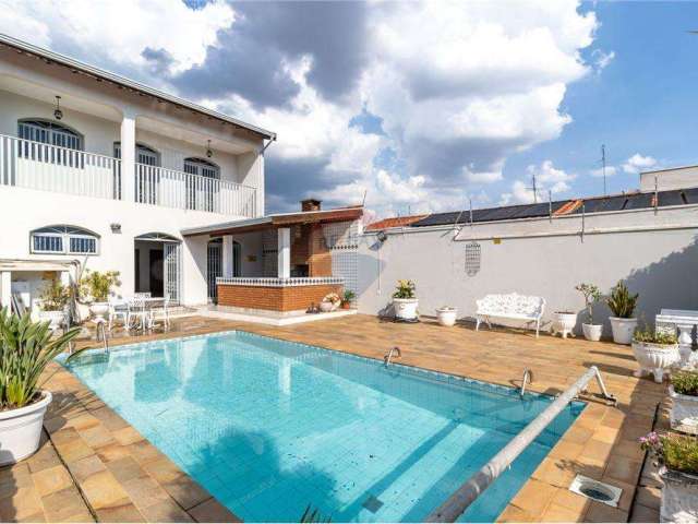 RE/MAX Vende Casa no Jardim Paraíso com 227,60m2 de área construída e 380m2 de terreno, piscina, R$ 749.500,00