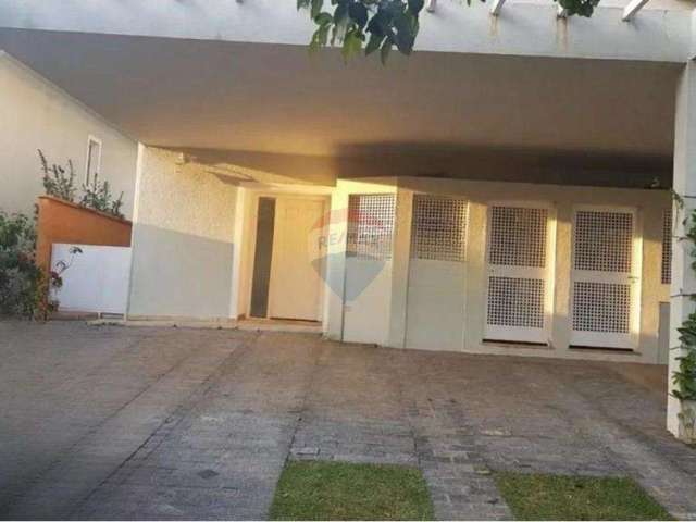 Casa de condomínio para alugar no Housing 2. Com 150 m², 03 quartos (1 suíte), 03 banheiros, lavabo, área externa com churrasqueira, ducha e gramado.