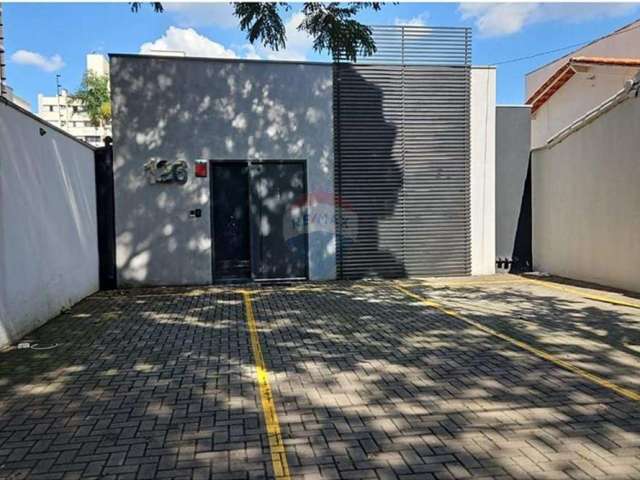 Casa Comercial, térrea, reformada, com 7 salas, no Cambuí, pronta para Alugar.