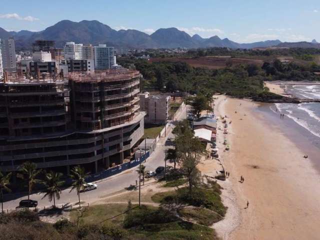 Perfeição à Beira-Mar na Praia da Cerca: Apartamento de 3 Suítes com Varanda e Garagem