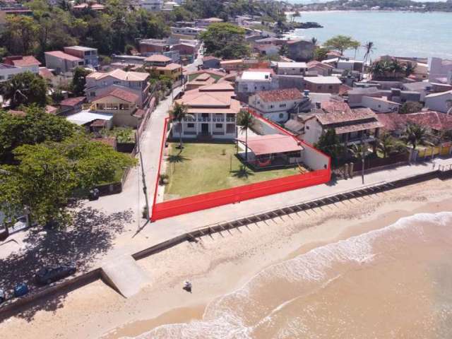 Espetacular Casa Duplex Frente Mar com terreno plano na paradisíaca Praia de Parati em Anchieta-ES