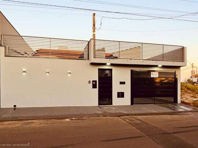 Casa para Venda em Botucatu, Jardim Regina, 2 dormitórios, 2 suítes, 3 banheiros, 3 vagas