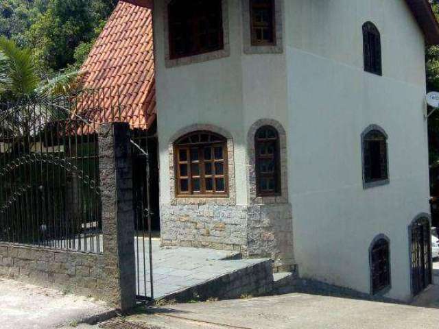 Sobrado em condominio Fechado, Santa Cândida - Curitiba