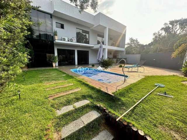 Casa à venda 3 quartos, sendo 1 suíte, no bairro Pacaembu em Cascavel