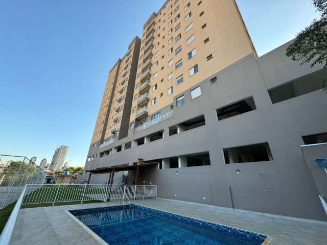 Apartamento com piscina e vaga de garagem