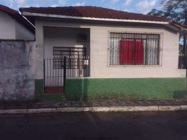 Casas para venda em Registro no bairro Centro