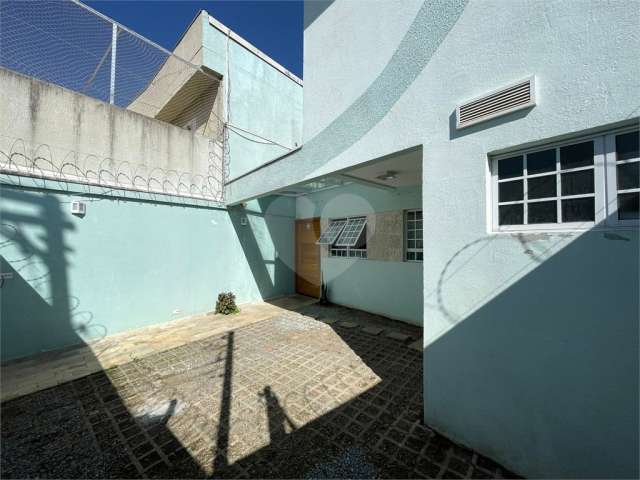 SOBRADO ÚNICO REFORMADO|Vila Formosa | 160m²| 4 suítes| 2 vagas|próximo a praças