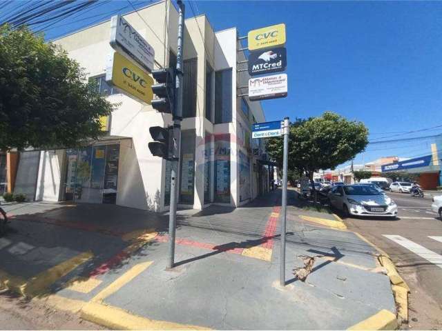 Sala Comercial no Edifício Jobim - 33 m², WC, 2º Andar