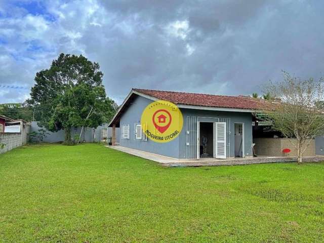 Casa Ampla com Quintal Espaçoso e Área Gourmet Completa em Boracéia, Bertioga -