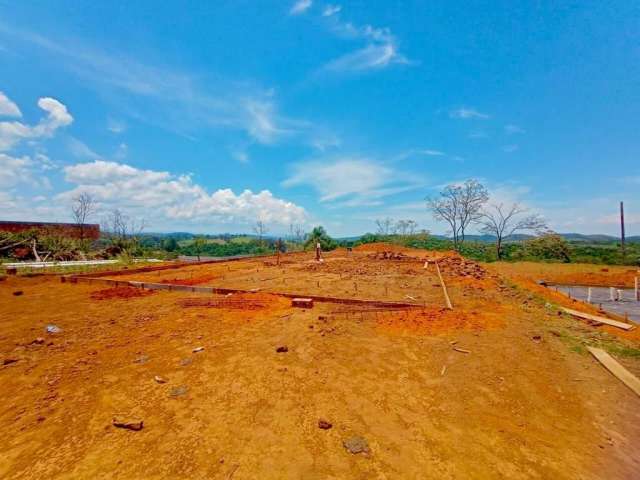 Seu Refúgio Perto da Cidade: Infraestrutura Completa e Lazer para Toda a Família!