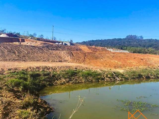 Lote em localização privilegiada em cotia