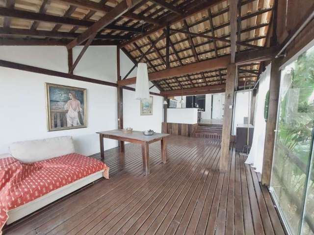 Casa com 2 quartos para alugar na Santos Dumont, 229, Roçado, São José por R$ 2.850