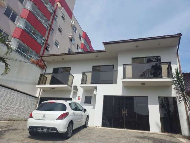 Casa com 4 quartos à venda na Rua Waldemar Ouriques, 312, Capoeiras, Florianópolis por R$ 2.200.000