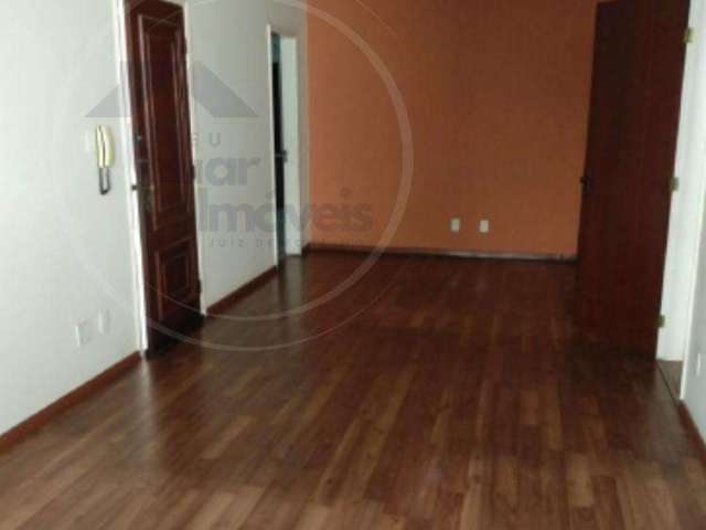 Casa para Venda em Juiz de Fora, Centro, 3 dormitórios, 1 suíte, 3 banheiros, 4 vagas