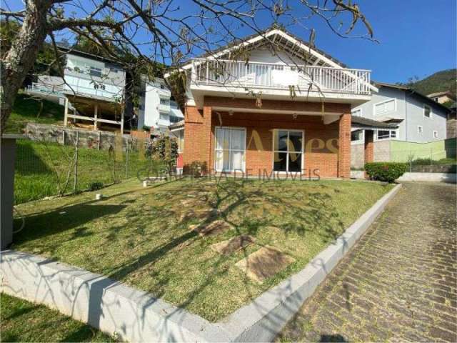 Casa em condomínio teresópolis tijuca