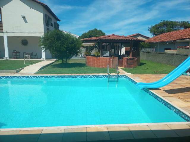 Excelente casa-duplex em Barra de Maricá