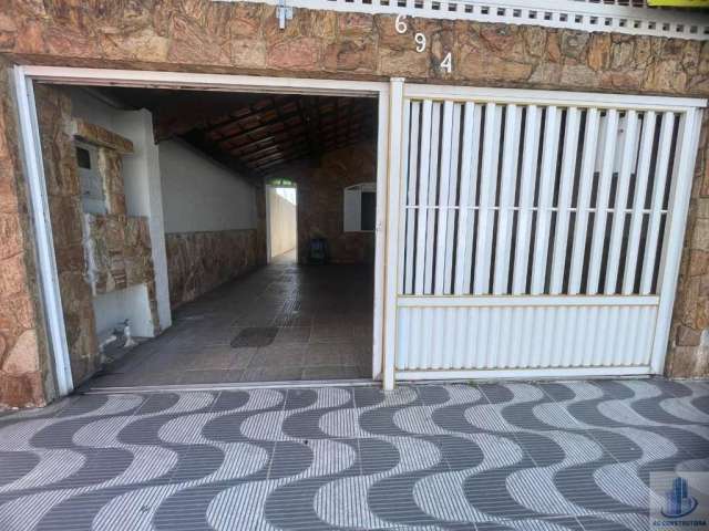 Casa com 3 quartos à venda em Guilhermina, Praia Grande , 172 m2 por R$ 700.000