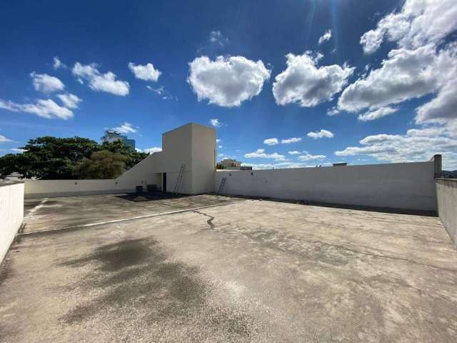 Terraço com 260m² e Elevador