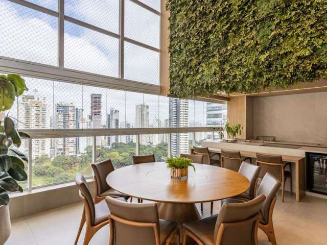 Apartamento reformado de 228 m ² , semi-mobiliado com 3 suítes a venda no Park H