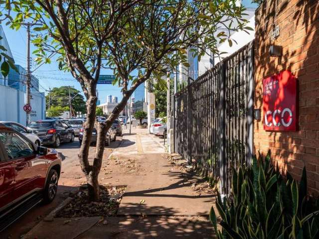 Sobrado de 540 m² no Setor Sul, em frente à Clínica do Esporte