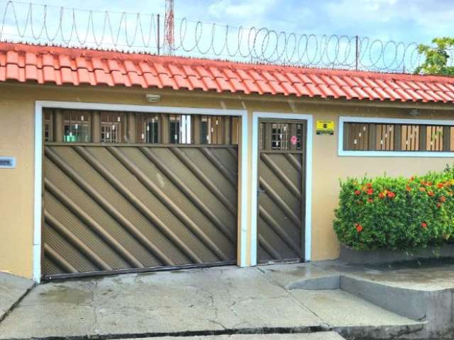 Casa em Flores de 2 quartos com piscina